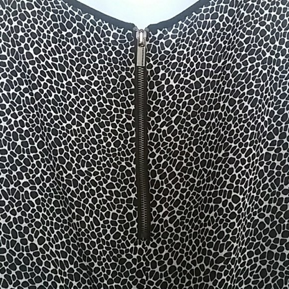 BCBGMaxAzria Caralyn Sleeveless Top Blouse Size XS - Picture 5 of 8